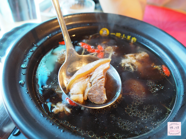 【宜蘭⋈美食】喝口湯讓你暖胃  主打藥膳湯頭的「一碗小羊肉」 @台客和文青的宜居生活𖤣𖤥𖠿𖤥𖤣
