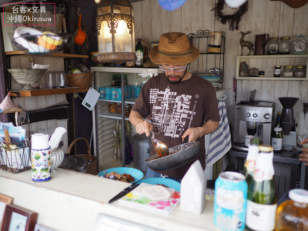 【沖繩⋈美食】位在公路上的可愛餐車「Parlour de jujumo」老闆夫婦是音樂人！ @台客和文青的宜居生活𖤣𖤥𖠿𖤥𖤣