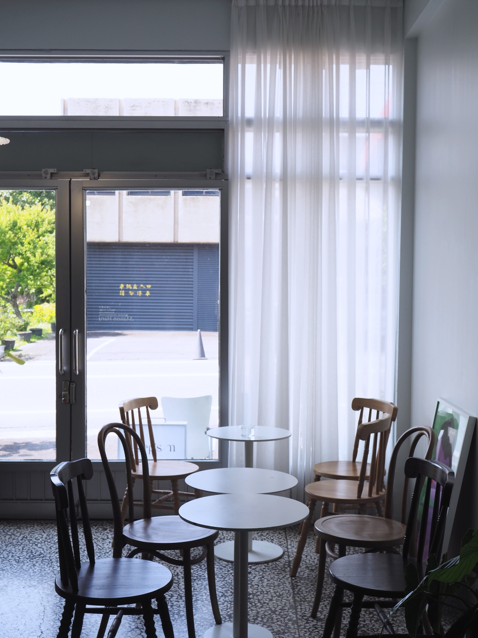 頭城咖啡店｜Escapism Cafe ，與四季花語相伴的咖啡店 推薦層次豐富的冰滴咖啡和可麗露 @台客和文青的宜居生活𖤣𖤥𖠿𖤥𖤣