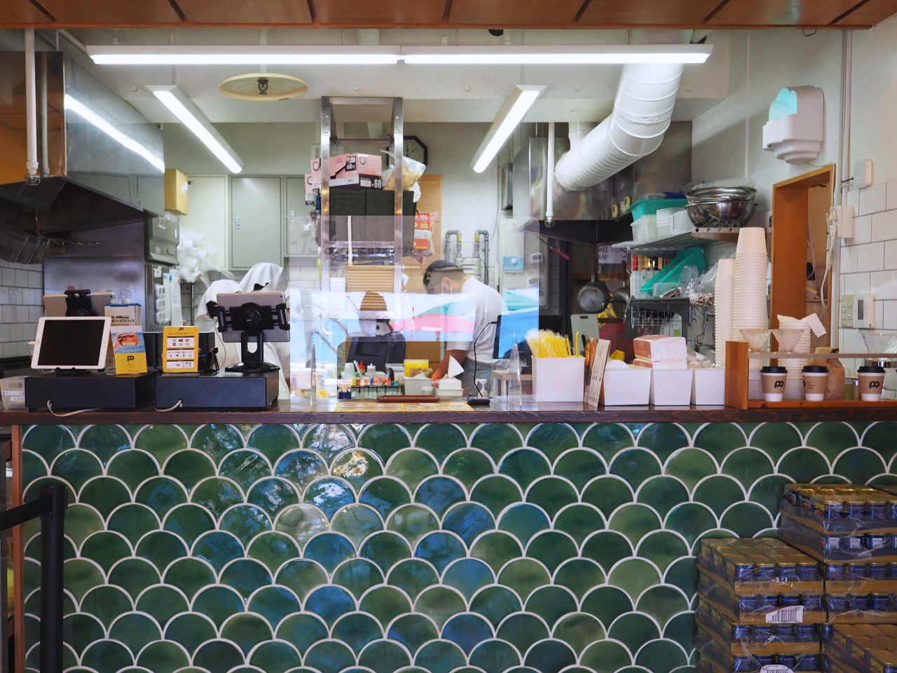 美國村美食｜pork tamago onigiri ポーたま北谷店，美味豬肉蛋飯糰再來杯柳橙汁  搭配湛藍的無敵海景！ @台客和文青的宜居生活𖤣𖤥𖠿𖤥𖤣