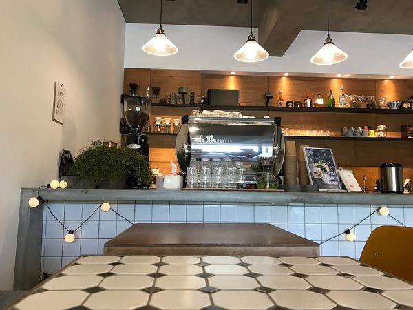 【新北市⋈咖啡】簡單樸實的「左撇子日常」為咖啡店沙漠區的汐止注入一絲活水！ @台客和文青的宜居生活𖤣𖤥𖠿𖤥𖤣