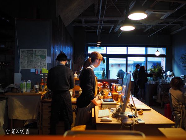 【東京⋈咖啡】最浪漫的事 花藝結合咖啡店的 「From afar 倉庫01」 @台客X文青的夫婦日常