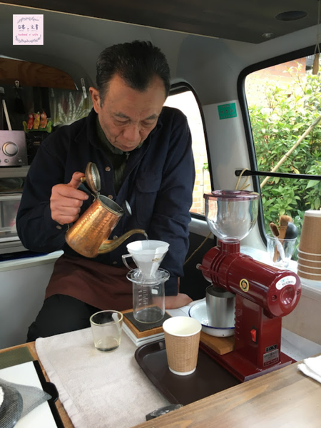【東京⋈咖啡】咖啡控不能錯過 飄散咖啡香和書香的行動咖啡車「idobata」 @台客X文青的夫婦日常