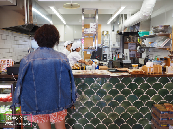 【沖繩⋈美食】吃飯糰配無敵海景 「Onigiri Breakfast ポークたまごおにぎり本店」 @台客X文青的夫婦日常