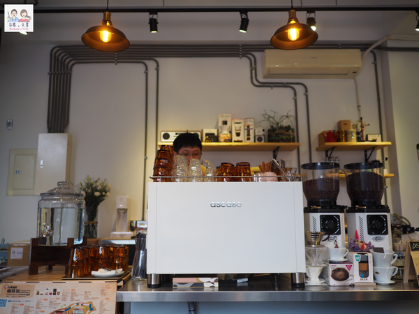 【宜蘭⋈咖啡】專業自家烘豆  舒服放鬆的「巷光咖啡 To Light Coffee Roaster」 @台客和文青的宜居生活𖤣𖤥𖠿𖤥𖤣