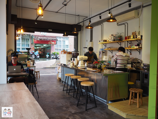 【宜蘭⋈咖啡】專業自家烘豆  舒服放鬆的「巷光咖啡 To Light Coffee Roaster」 @台客和文青的宜居生活𖤣𖤥𖠿𖤥𖤣